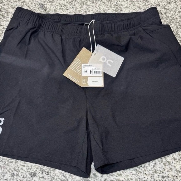 ON Essential Shorts Black Lined Men’s Shorts Size Medium - Picture 1 of 4